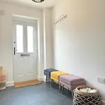 The Wilsons Courtyard, 2 - Bed, Sleeps 4, Pets Welcome * ألفرستون