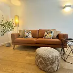 The Wilsons Courtyard, 2 - Bed, Sleeps 4, Pets Welcome *