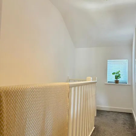 The Wilsons Courtyard, 2 - Bed, Sleeps 4, Pets Welcome * Улверстон