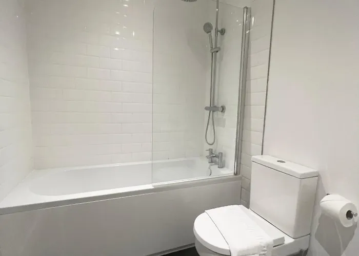 The Wilsons Courtyard, 2 - Bed, Sleeps 4, Pets Welcome Apartment *