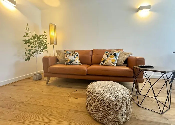 The Wilsons Courtyard, 2 - Bed, Sleeps 4, Pets Welcome *