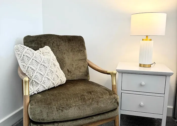 The Wilsons Courtyard, 2 - Bed, Sleeps 4, Pets Welcome Apartment