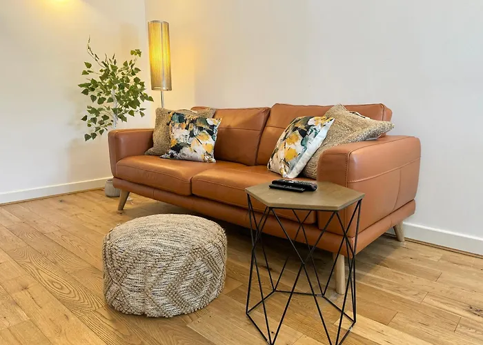 The Wilsons Courtyard, 2 - Bed, Sleeps 4, Pets Welcome Apartment *