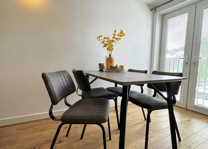 The Wilsons Courtyard, 2 - Bed, Sleeps 4, Pets Welcome Apartment