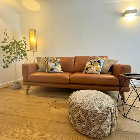 The Wilsons Courtyard, 2 - Bed, Sleeps 4, Pets Welcome *