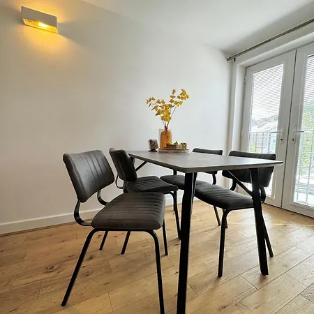 The Wilsons Courtyard, 2 - Bed, Sleeps 4, Pets Welcome Apartamento